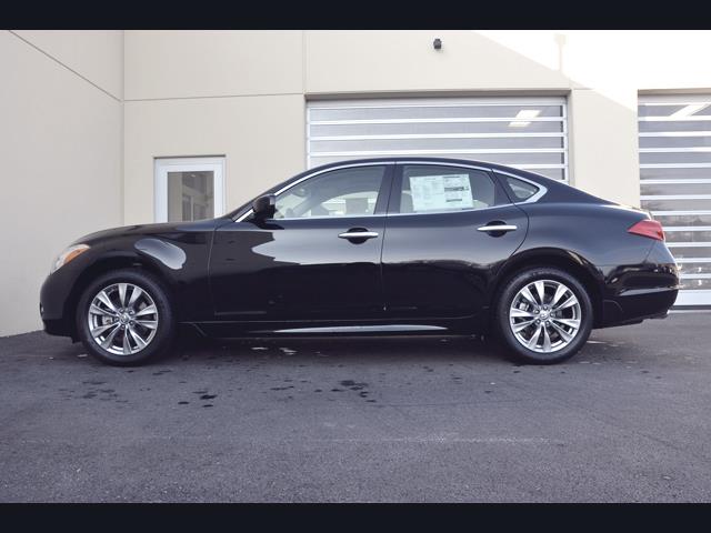 Infiniti M37x 2013 photo 3
