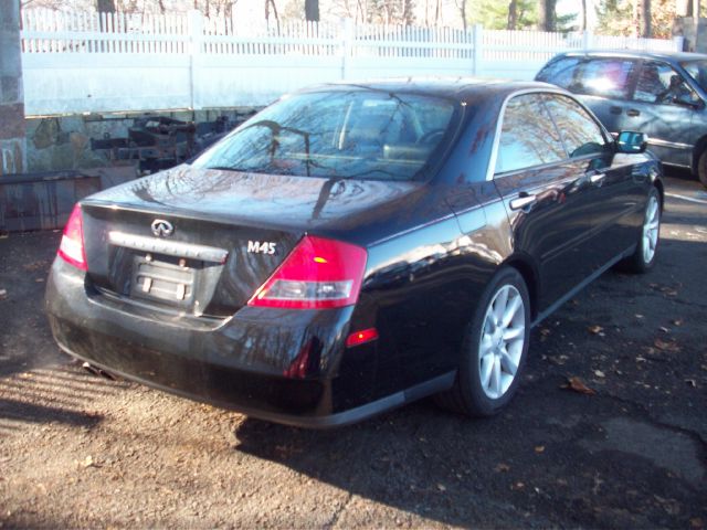 Infiniti M45 2003 photo 2