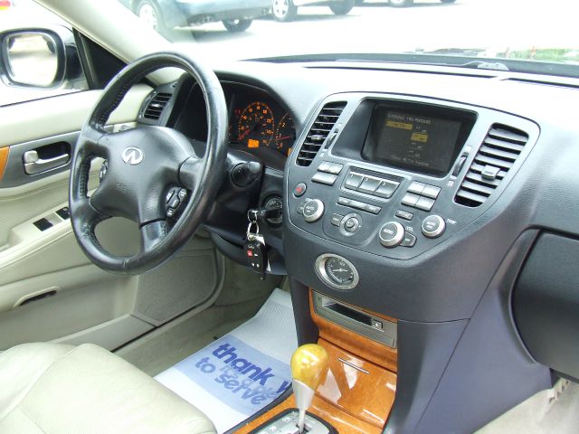 Infiniti M45 2003 photo 21