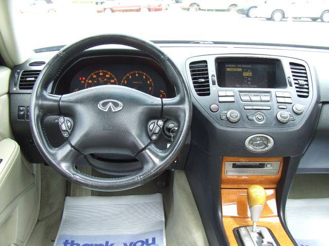 Infiniti M45 2003 photo 9