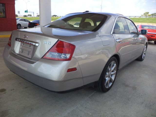 Infiniti M45 2004 photo 1