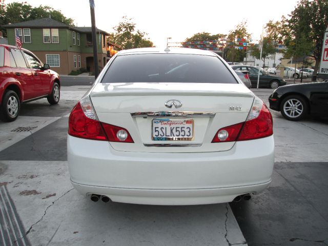 Infiniti M45 2006 photo 3