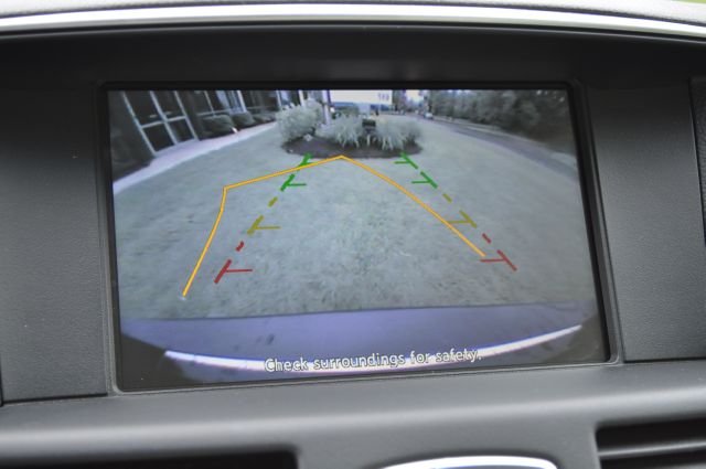 Infiniti M56x 2011 photo 1