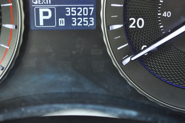 Infiniti M56x 2011 photo 11