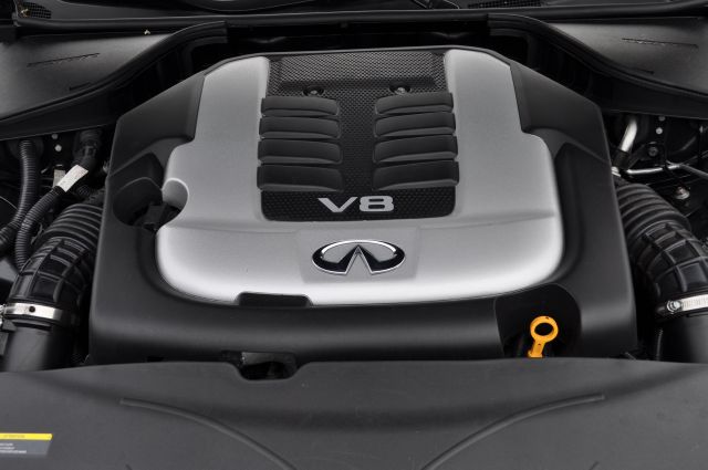 Infiniti M56x 2011 photo 19