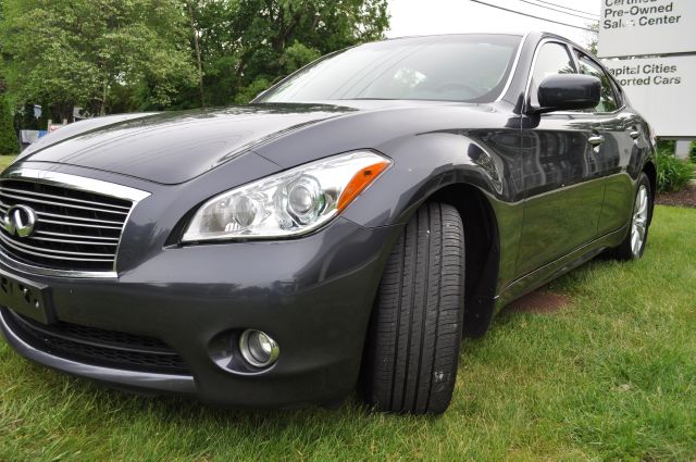 Infiniti M56x 2011 photo 40
