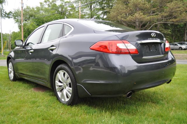 Infiniti M56x 2011 photo 50
