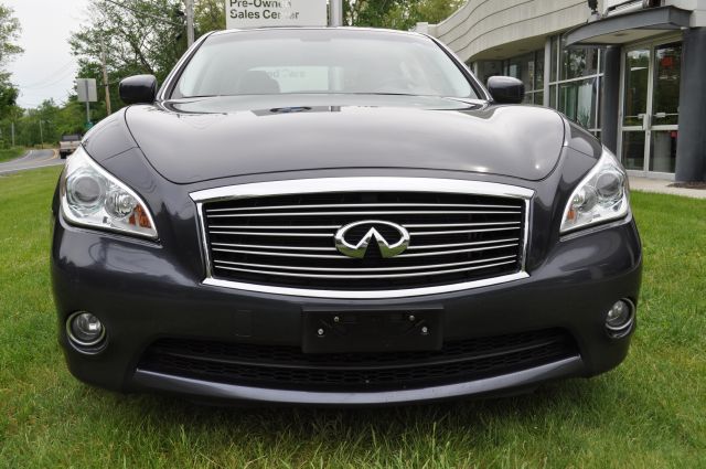 Infiniti M56x 2011 photo 51