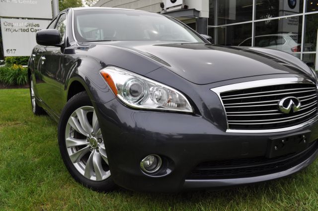 Infiniti M56x 2011 photo 9