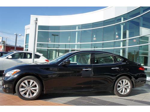 Infiniti M56x 2011 photo 1