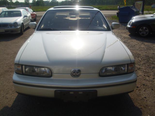 Infiniti Q45 1991 photo 3