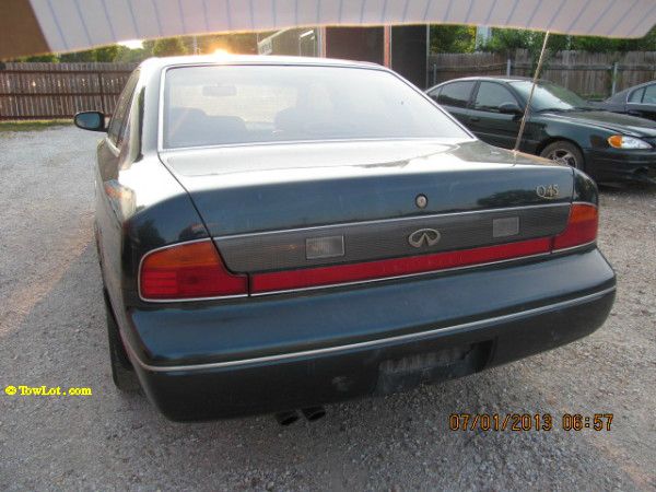 Infiniti Q45 1995 photo 3