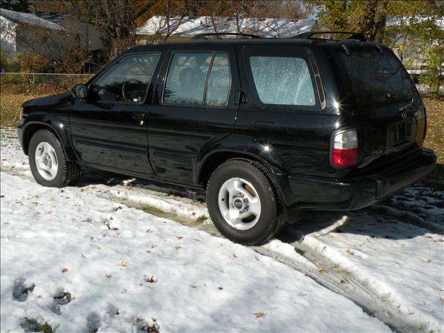 Infiniti QX4 1997 photo 1