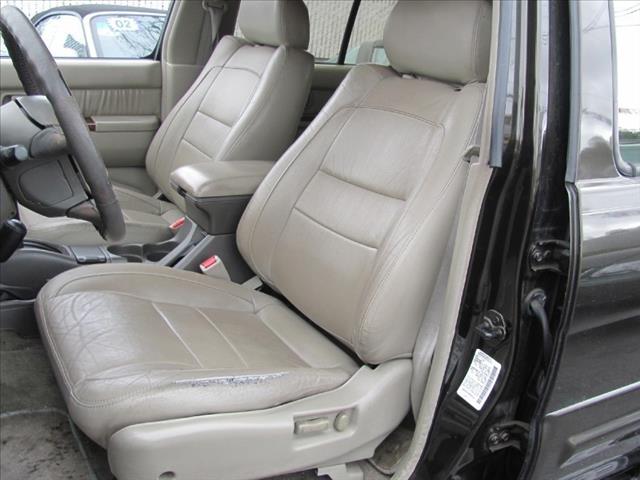 Infiniti QX4 1997 photo 2