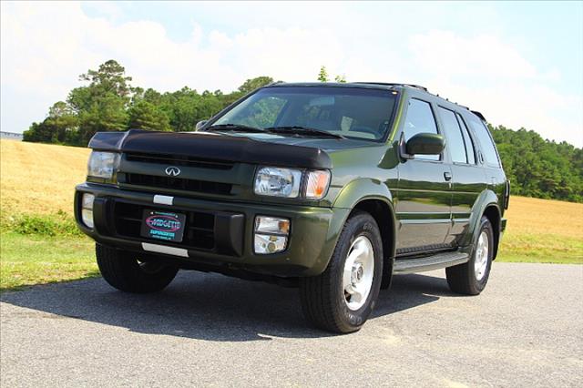 Infiniti QX4 1997 photo 1