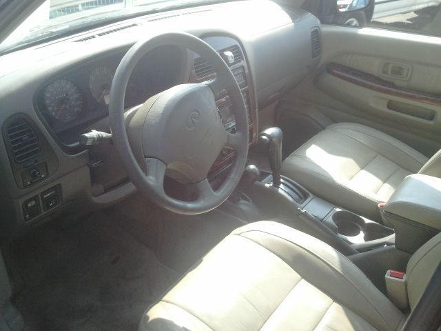 Infiniti QX4 Super SUV