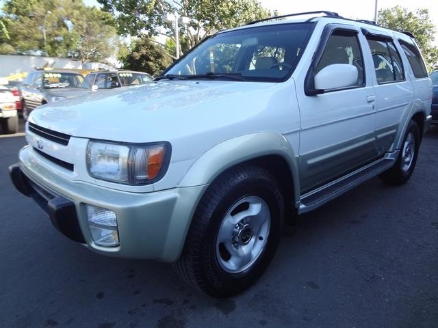 Infiniti QX4 1997 photo 1