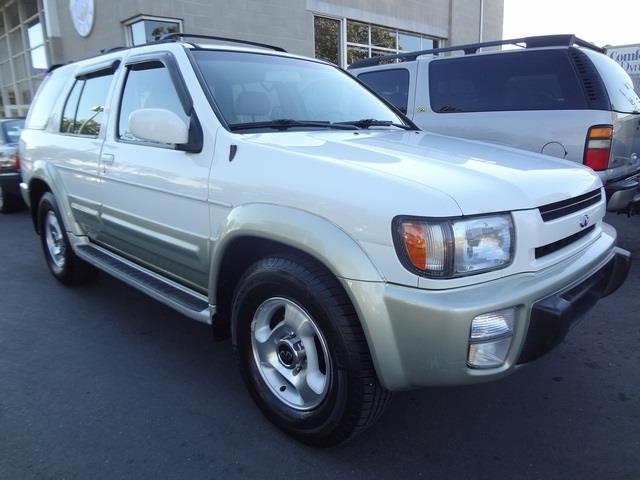 Infiniti QX4 1997 photo 2