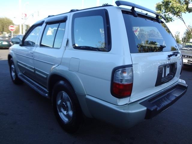 Infiniti QX4 1997 photo 4