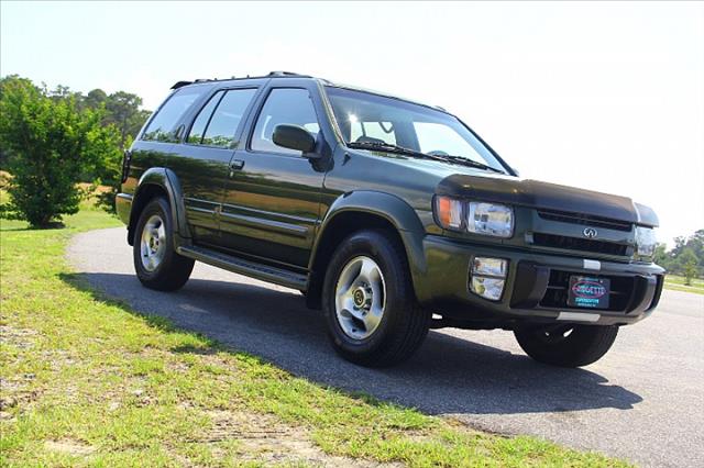 Infiniti QX4 1997 photo 1