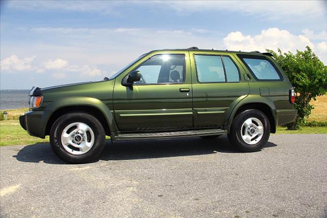 Infiniti QX4 1997 photo 3