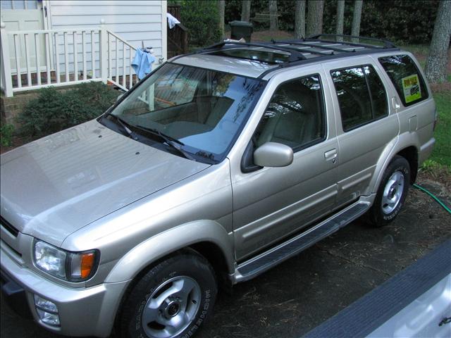 Infiniti QX4 Bucket Lift Sport Utility