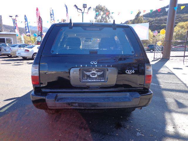 Infiniti QX4 1998 photo 3