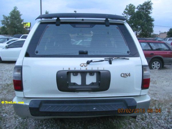 Infiniti QX4 1998 photo 1