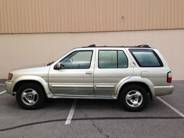 Infiniti QX4 1999 photo 1