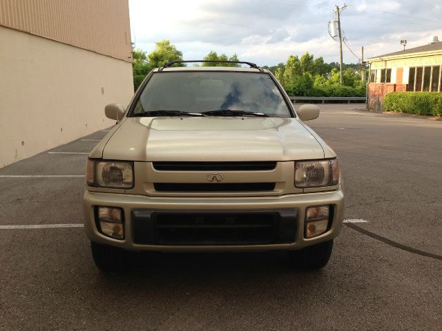 Infiniti QX4 1999 photo 3