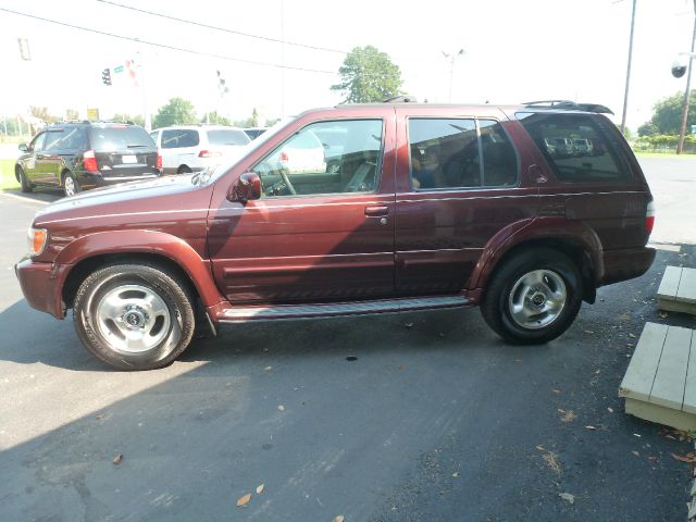 Infiniti QX4 1999 photo 3