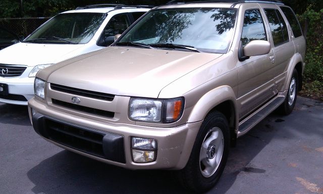 Infiniti QX4 1999 photo 1