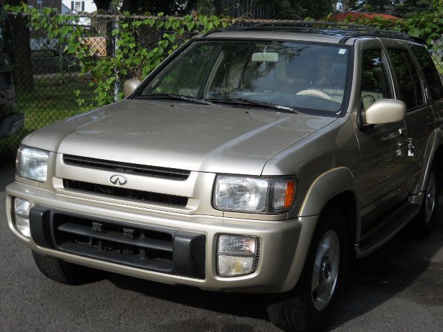 Infiniti QX4 1999 photo 2