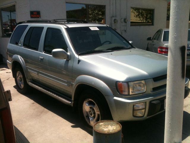 Infiniti QX4 1999 photo 2