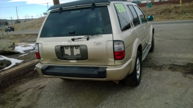 Infiniti QX4 1999 photo 2