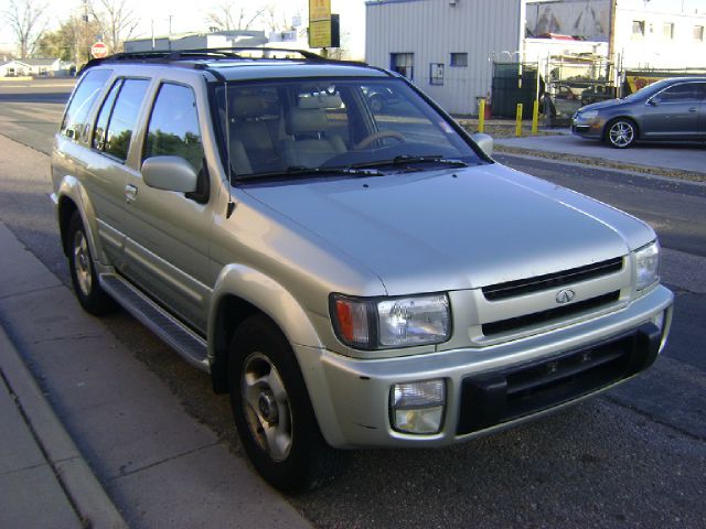 Infiniti QX4 1999 photo 4