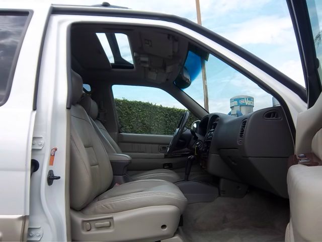 Infiniti QX4 2000 photo 1