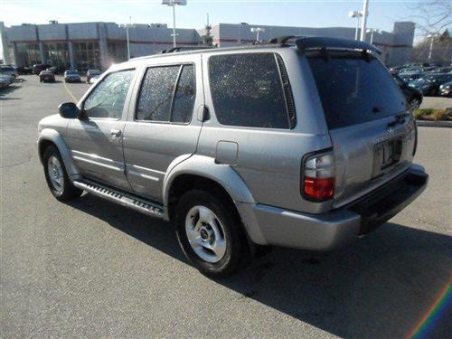 Infiniti QX4 2000 photo 2