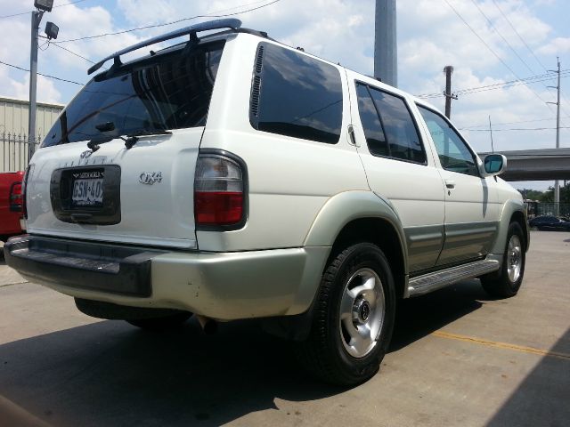 Infiniti QX4 2000 photo 3