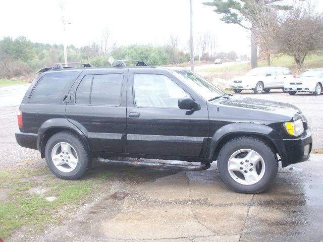 Infiniti QX4 2001 photo 1