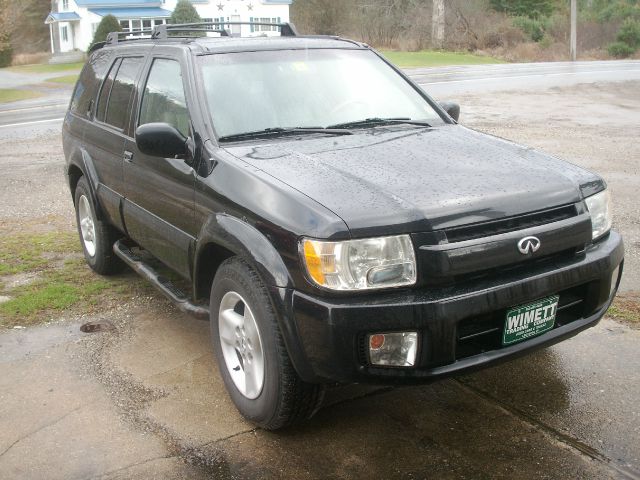 Infiniti QX4 2001 photo 2