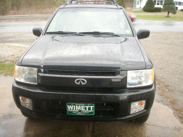 Infiniti QX4 2001 photo 3