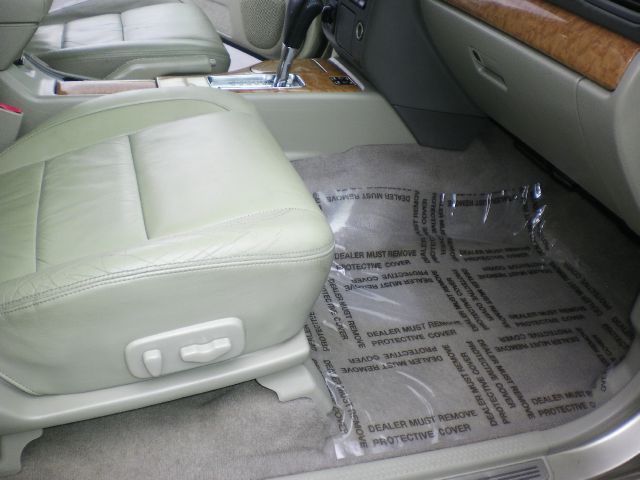 Infiniti QX4 2001 photo 4