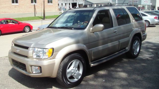 Infiniti QX4 2001 photo 3