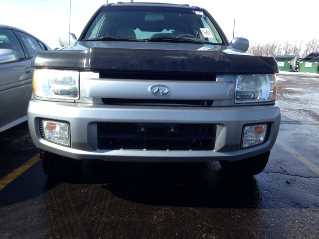 Infiniti QX4 2001 photo 3