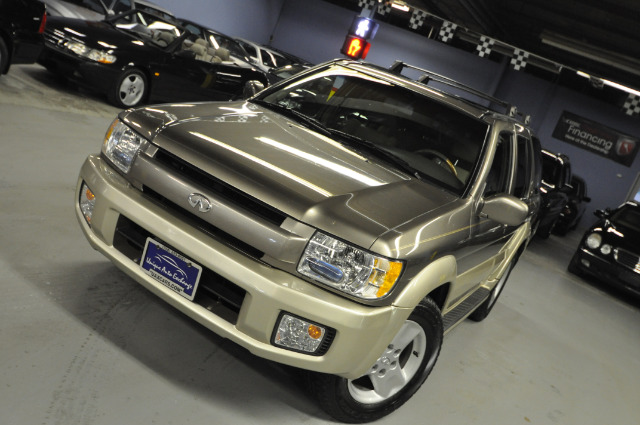 Infiniti QX4 2001 photo 2