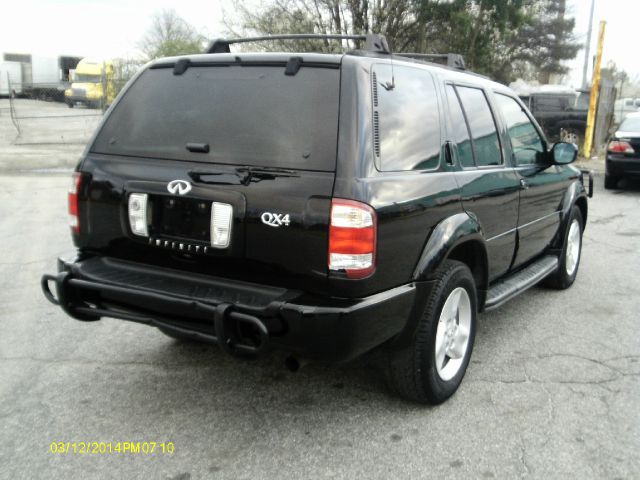 Infiniti QX4 2001 photo 1