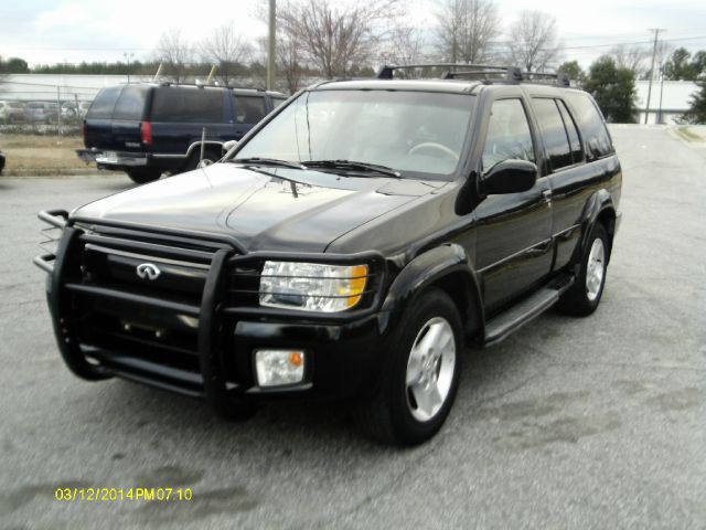Infiniti QX4 2001 photo 4