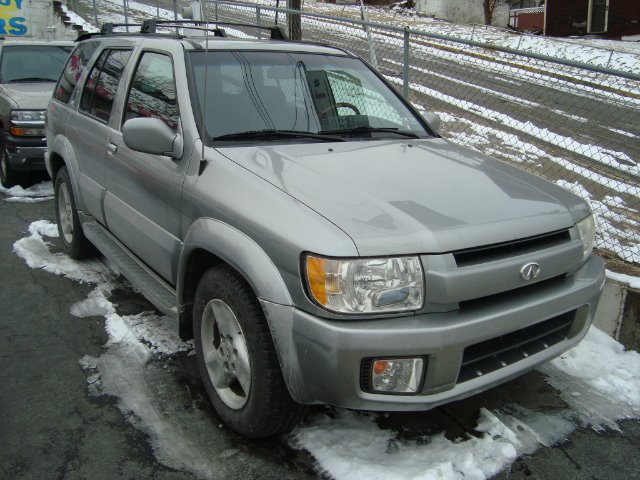 Infiniti QX4 2001 photo 4
