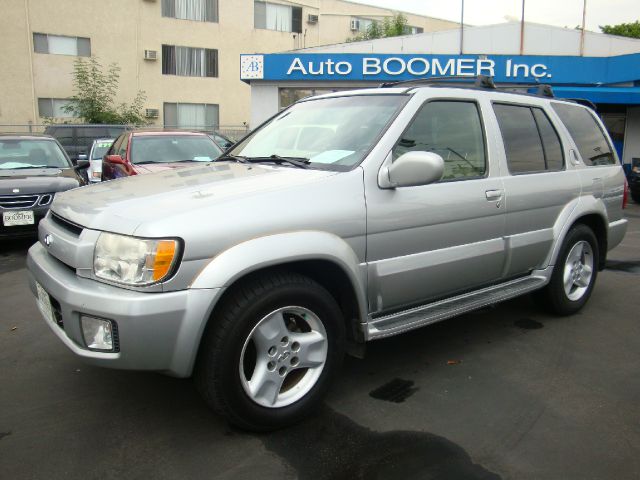 Infiniti QX4 2002 photo 1